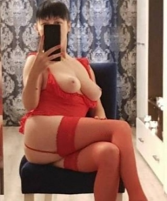🌹 Мои услуги включают классический и эротический массаж, французский оральный секс, различные позы, ролевые игры и многое другое. Я знаю, как доставить удовольствие и расслабление тебе и твоему телу. 💆♂️💋 Мои клиенты остаются довольными и всегда возвращаются ко мне снова и снова. Позволь себе окунуться в мир страсти и наслаждения с прекрасной индивидуалкой в Москве. 🌃🔥 Жду тебя в своей уютной квартире для приятной встречи. Обращайся, не пожалеешь! 😘😉 Женя