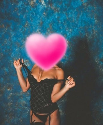 Я предлагаю широкий спектр услуг 💋, чтобы удовлетворить даже самые сокровенные желания. В моих руках ты почувствуешь настоящий рай 🔥. Я заботливая и внимательная, готова сделать твое пребывание со мной незабываемым. Посмотри на мои фото 📷, чтобы увидеть истинную красоту. Все мои клиенты остаются довольными и хотят вернуться ко мне снова и снова. Живу в Москве и с радостью встречусь с тобой в любое удобное для тебя время. Доверься мне и позволь мне погрузить тебя в мир наслаждения 🌟. Светлана